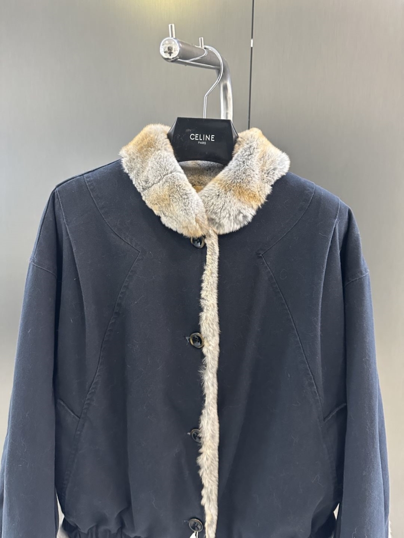 Ce1i*e outwears
